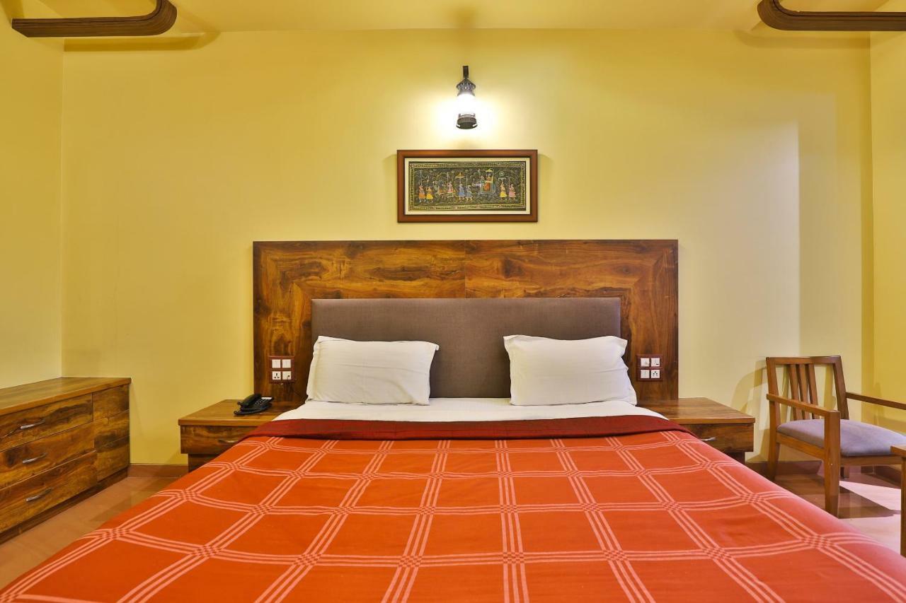 Palette - Hotel Ocean Inn Daman Dış mekan fotoğraf