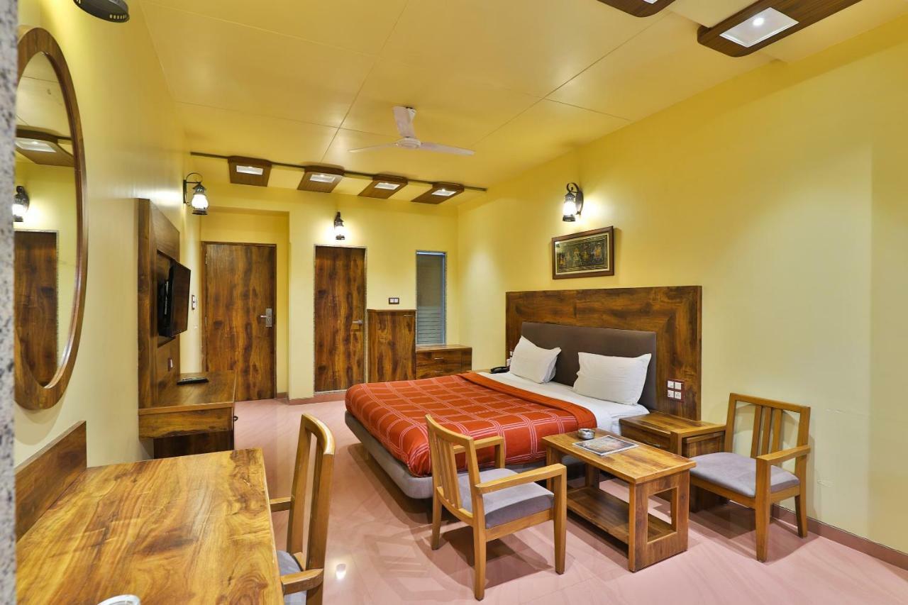 Palette - Hotel Ocean Inn Daman Dış mekan fotoğraf