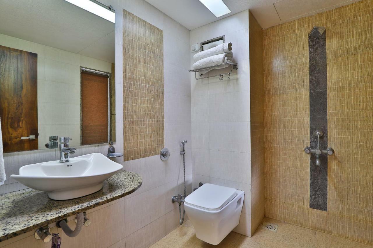 Palette - Hotel Ocean Inn Daman Dış mekan fotoğraf