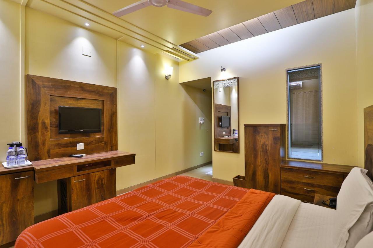 Palette - Hotel Ocean Inn Daman Dış mekan fotoğraf