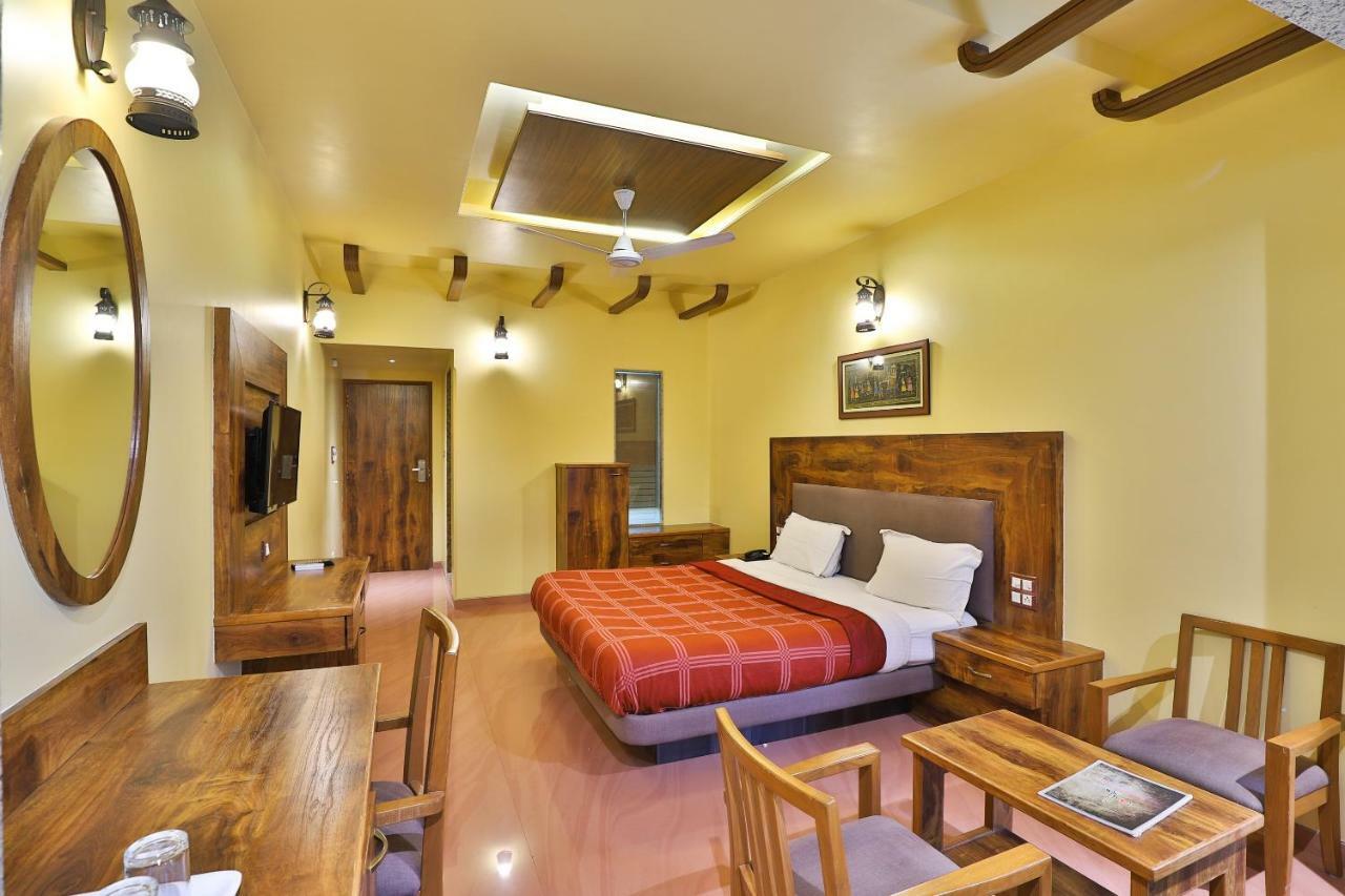 Palette - Hotel Ocean Inn Daman Dış mekan fotoğraf