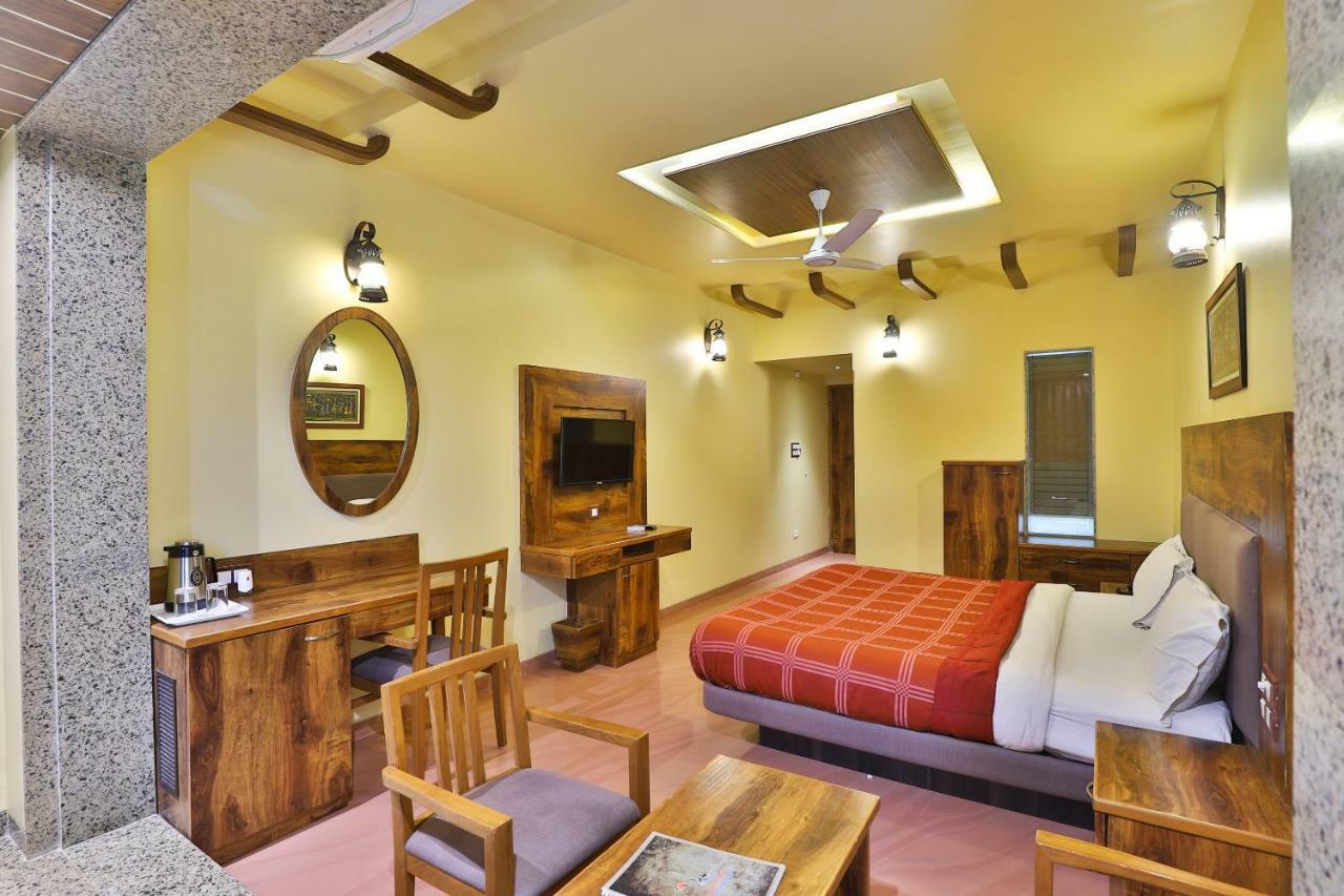 Palette - Hotel Ocean Inn Daman Dış mekan fotoğraf