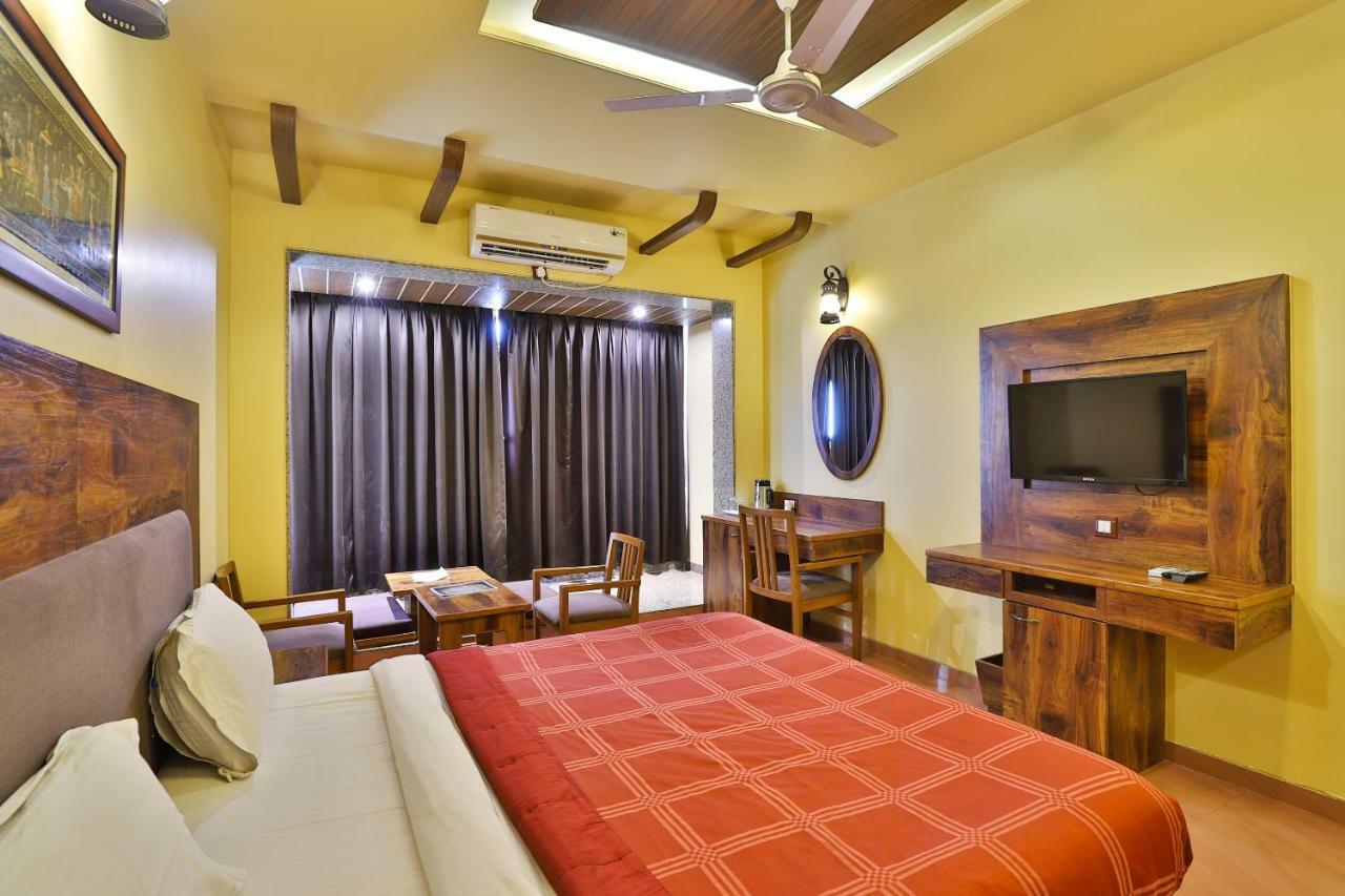 Palette - Hotel Ocean Inn Daman Dış mekan fotoğraf