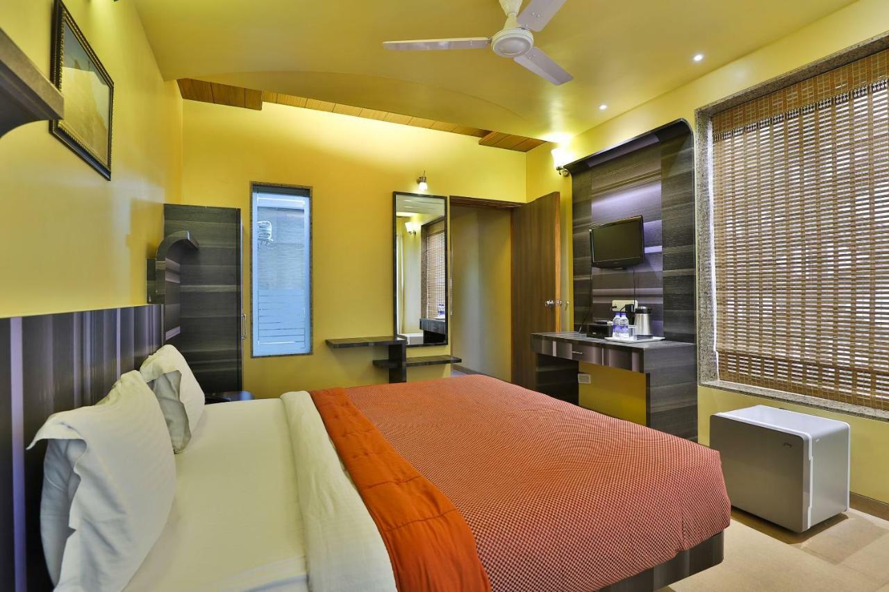Palette - Hotel Ocean Inn Daman Dış mekan fotoğraf