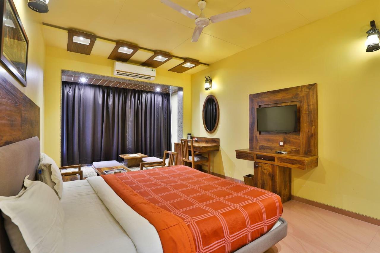 Palette - Hotel Ocean Inn Daman Dış mekan fotoğraf
