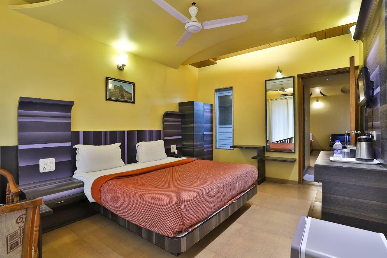 Palette - Hotel Ocean Inn Daman Dış mekan fotoğraf