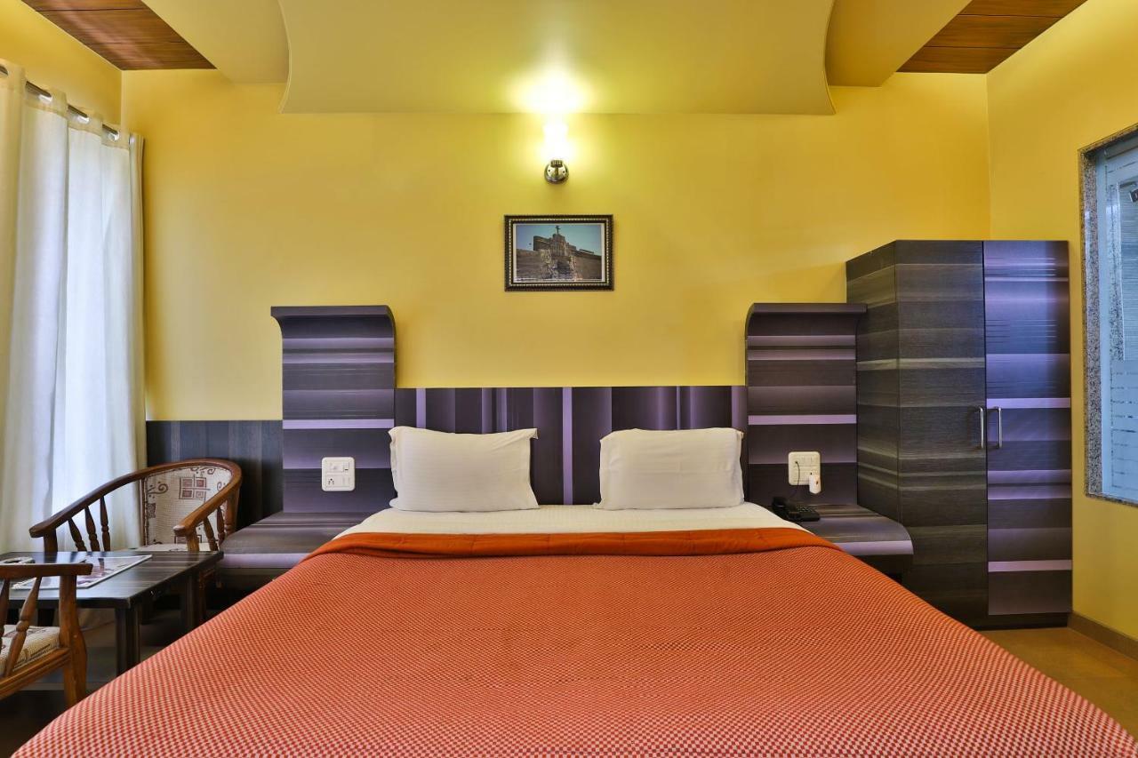 Palette - Hotel Ocean Inn Daman Dış mekan fotoğraf