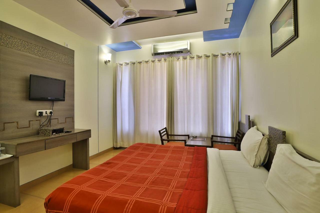 Palette - Hotel Ocean Inn Daman Dış mekan fotoğraf