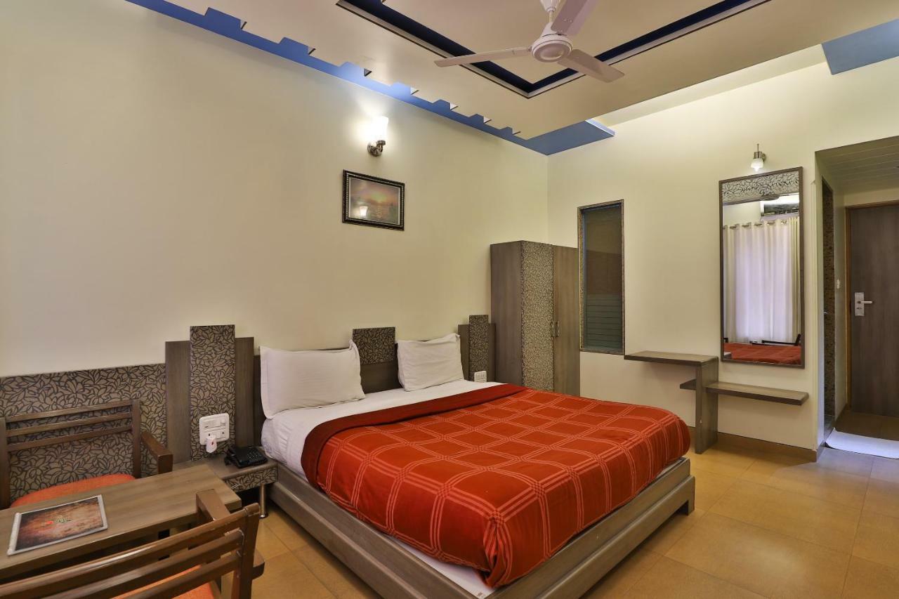 Palette - Hotel Ocean Inn Daman Dış mekan fotoğraf