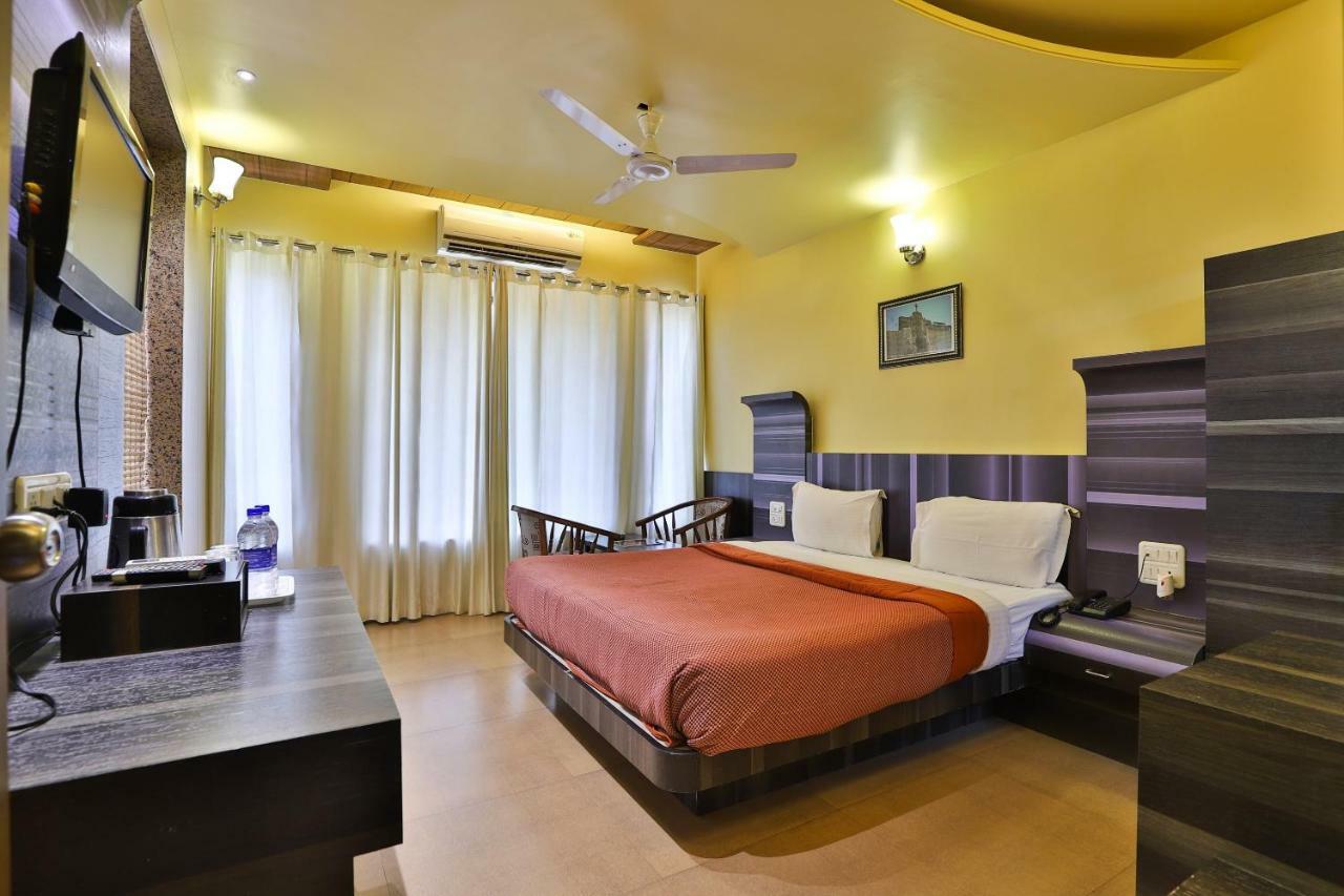 Palette - Hotel Ocean Inn Daman Dış mekan fotoğraf
