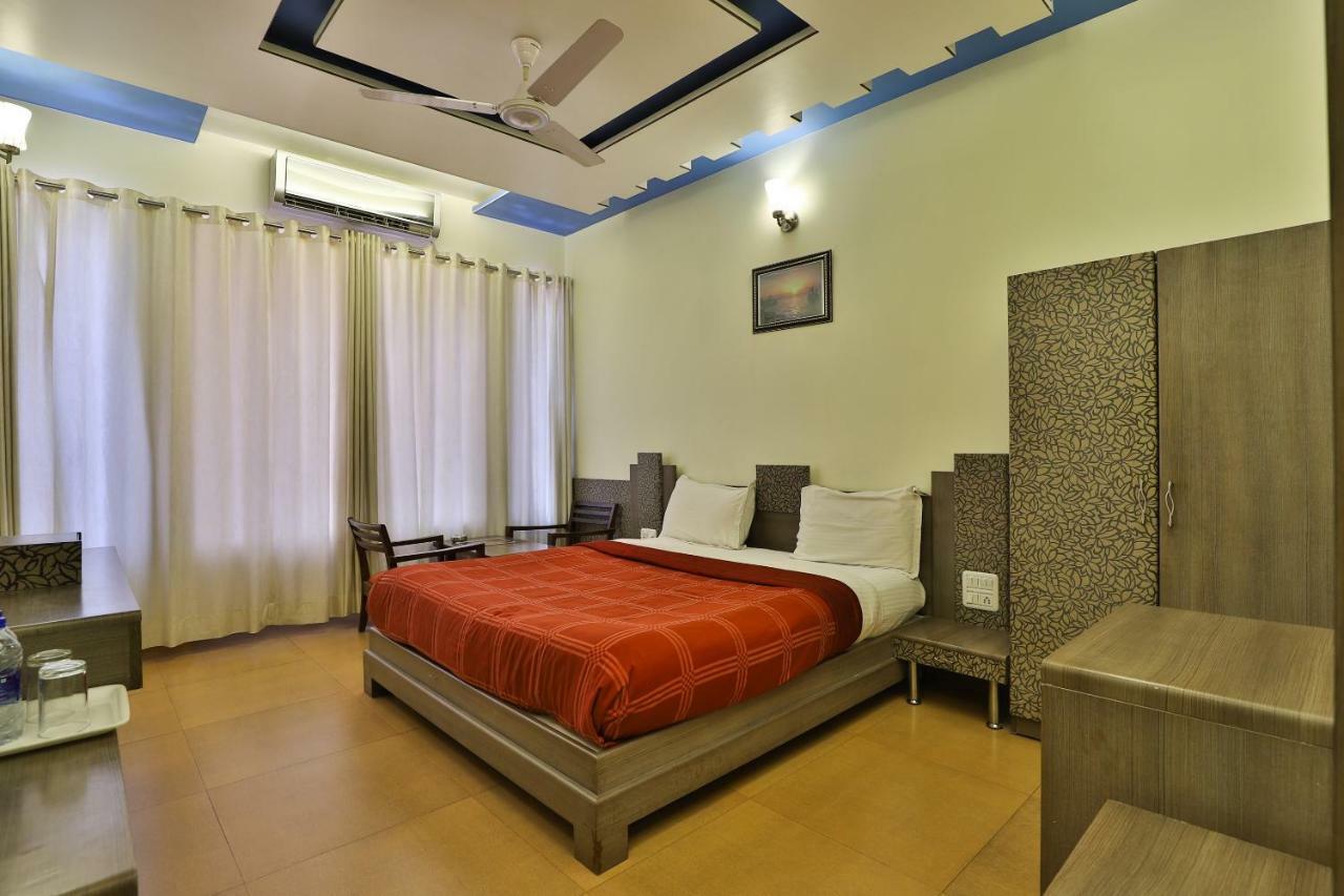 Palette - Hotel Ocean Inn Daman Dış mekan fotoğraf